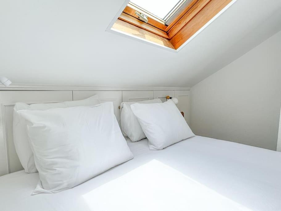 Costa Inn Beach House With Pool By Homeful Homes Кошта-да-Капарика Экстерьер фото