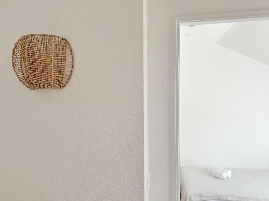 Costa Inn Beach House With Pool By Homeful Homes Кошта-да-Капарика Экстерьер фото