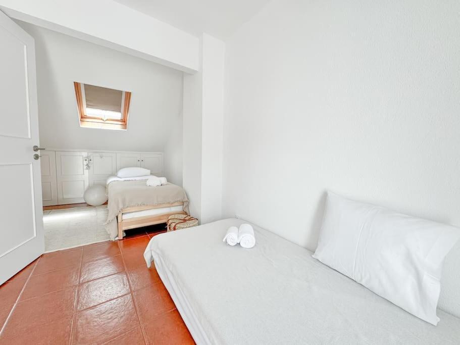 Costa Inn Beach House With Pool By Homeful Homes Кошта-да-Капарика Экстерьер фото