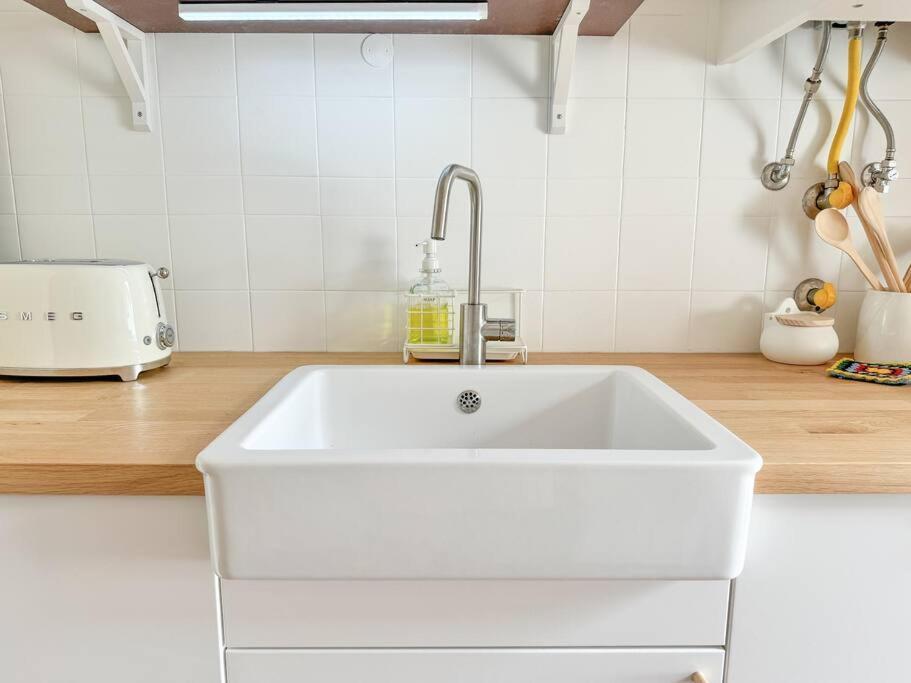 Costa Inn Beach House With Pool By Homeful Homes Кошта-да-Капарика Экстерьер фото